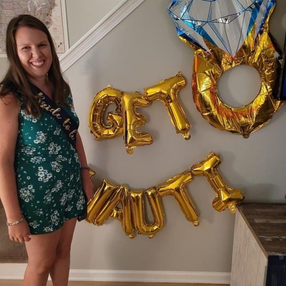 Meet your Posher, Stephanie - Picture 4 of 6